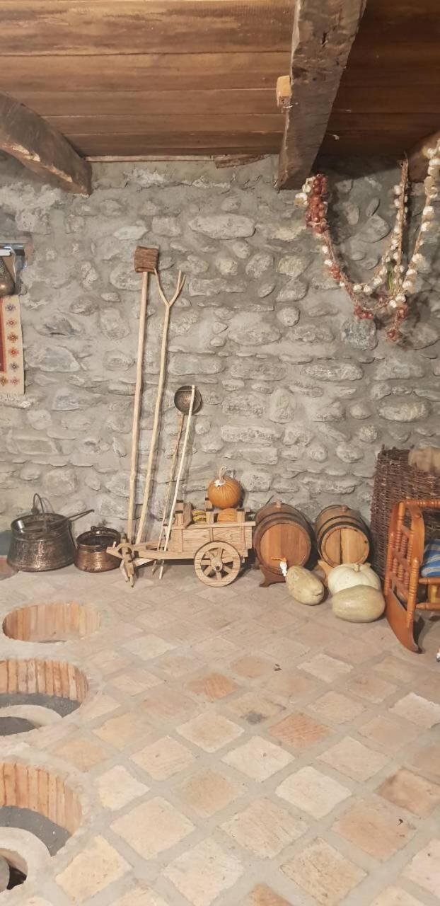 Guest House Gzirishvili Kvareli Bagian luar foto